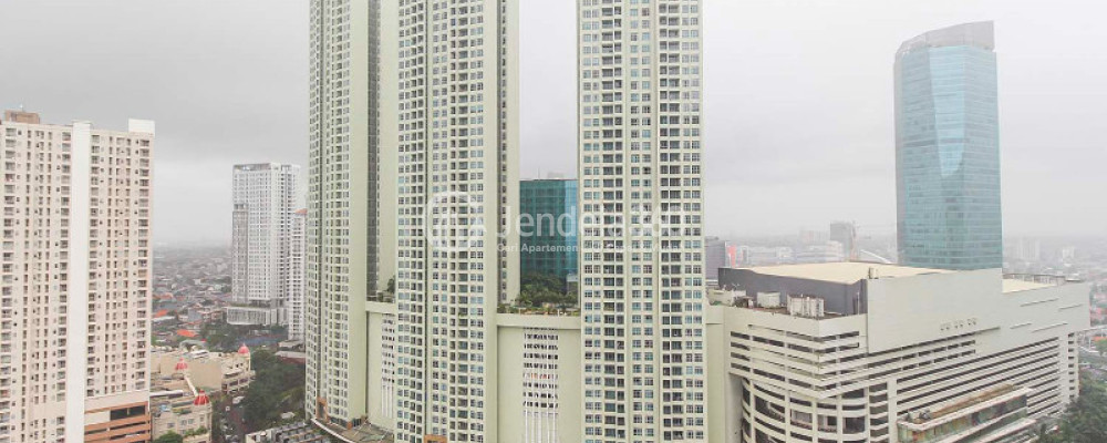 Building - Central Park Apartment