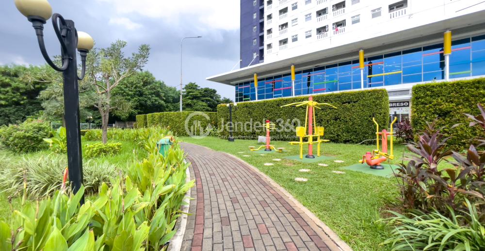Jogging Track - Green Pramuka City Apartment