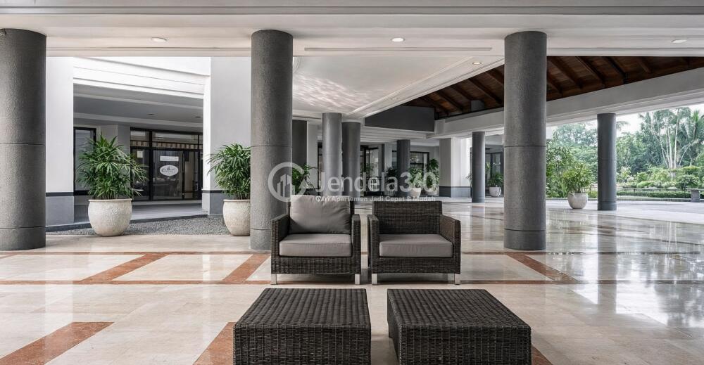 Frontyard - Grand Tropic Suites Apartment