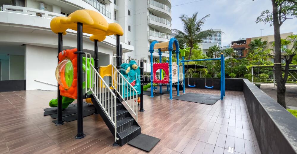 Outdoor Playground - Royale SpringHill Residence