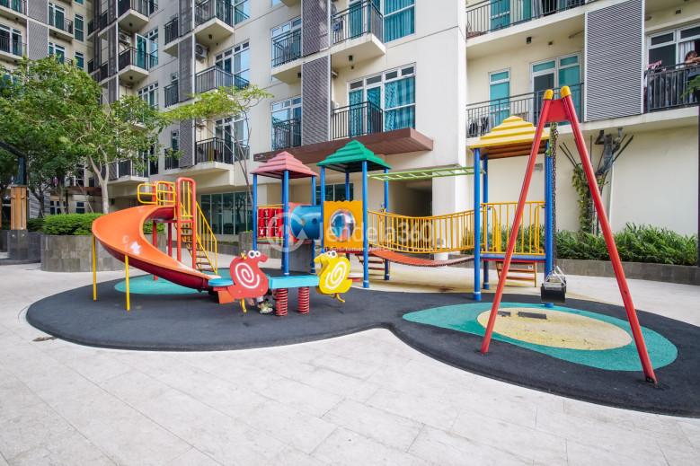 Outdoor Playground - Puri Orchard Apartment