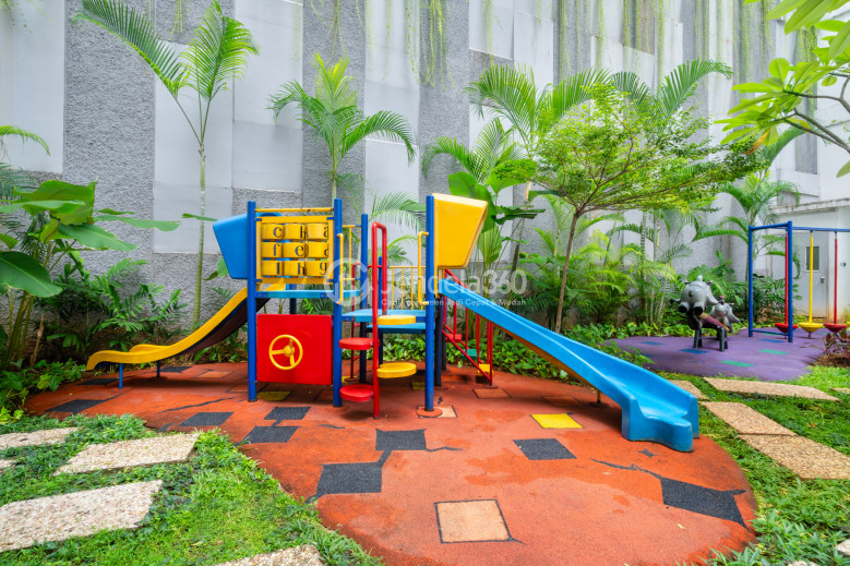 Outdoor Playground - Signature Park Grande