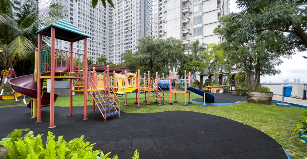 Outdoor Playground - Season City Apartment