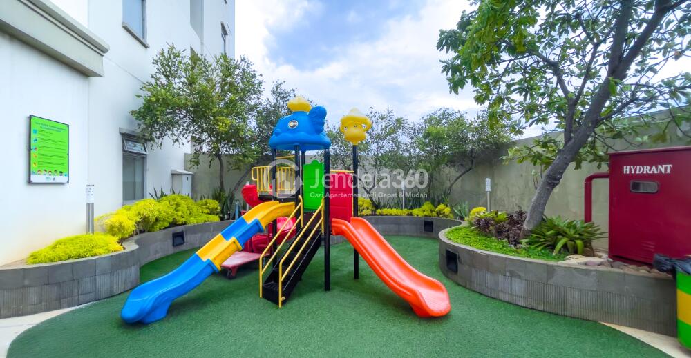 Outdoor Playground - Green Lake Sunter Apartment