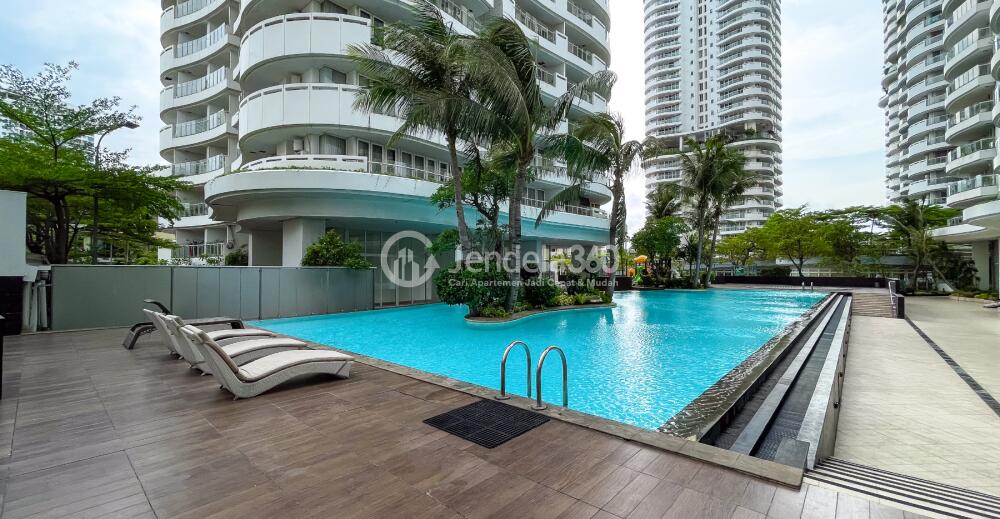 Swimming Pool - Royale SpringHill Residence