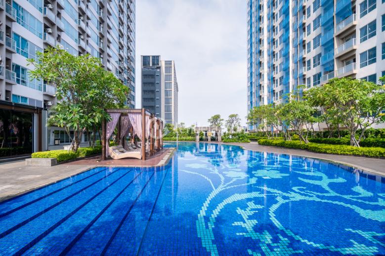 Swimming Pool - Green Sedayu Apartment