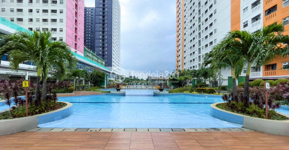 Swimming Pool - Green Pramuka City Apartment