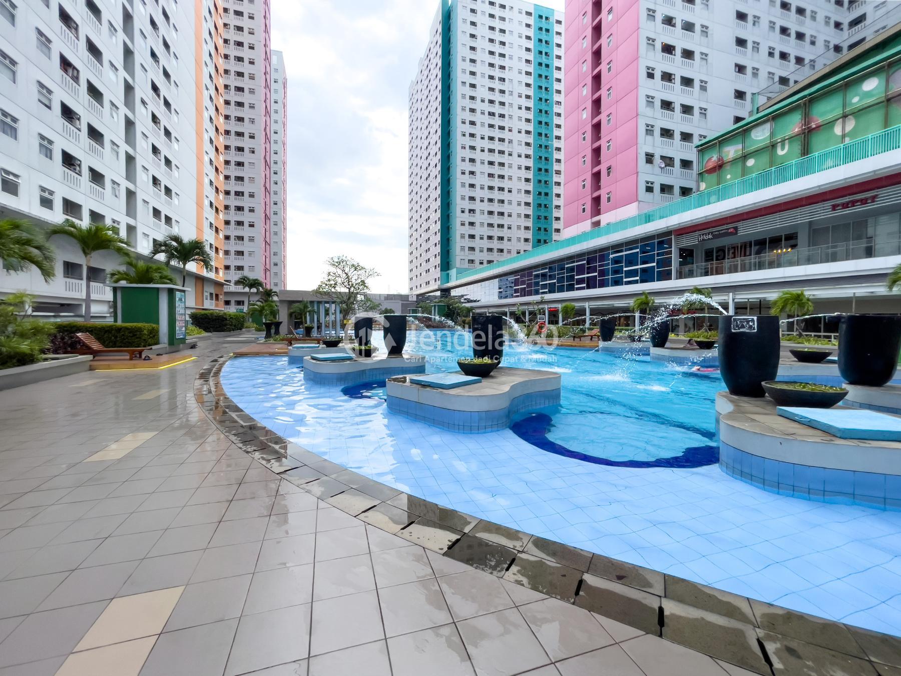 kolam renang apartemen green pramuka city