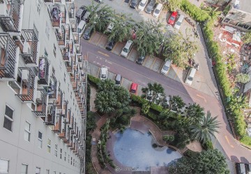 Balcony Puri Park View Apartment 2BR Tower AAB
