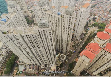 Balcony Spotless Studio Apartment High Floor with City View at Neo Soho Residence