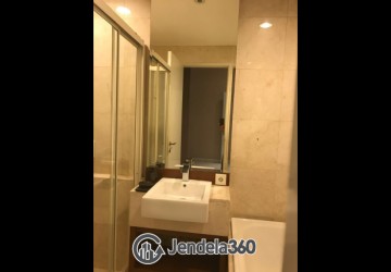 Bathroom High Floor 3BR Apartment with City View at Kuningan Place Apartment