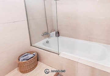 Bathroom 3BR Apartment with City View at Sudirman Tower Condominium