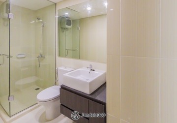 Bathroom Spotless Studio Apartment High Floor with City View at Neo Soho Residence