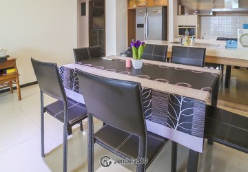 Dining Room ST Moritz Apartment 2BR Fully Furnished