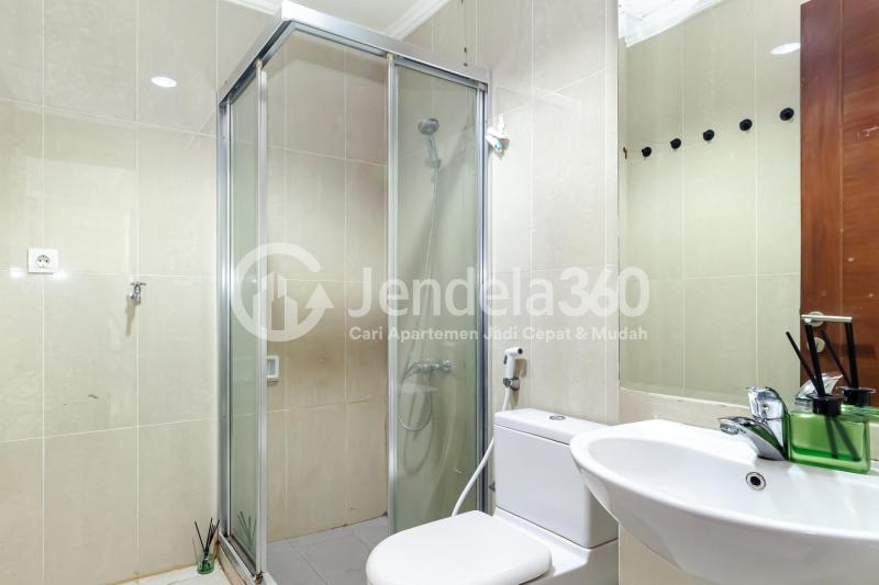 Bathroom Kuningan City (Denpasar Residence) 2BR Fully Furnished