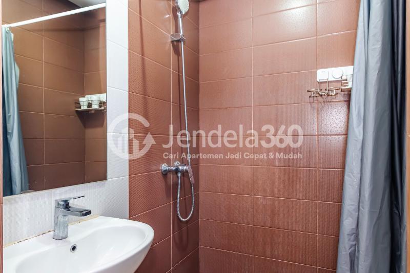Bathroom Comfortable Studio Apartment at Puri Orchard Apartment Tower Cedar Heights A