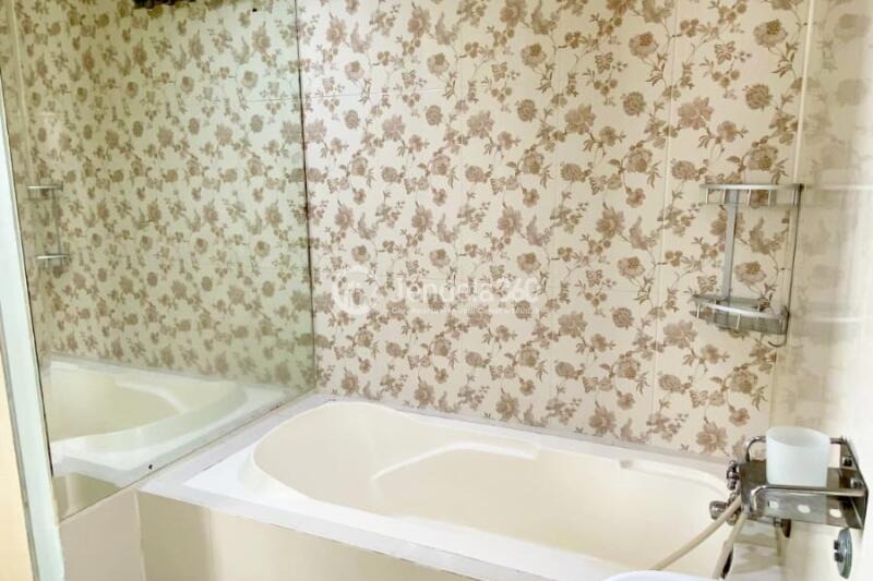 Bathroom Affordable 3BR Apartment Middle Floor with Pool View at Gading Mediterania Residence