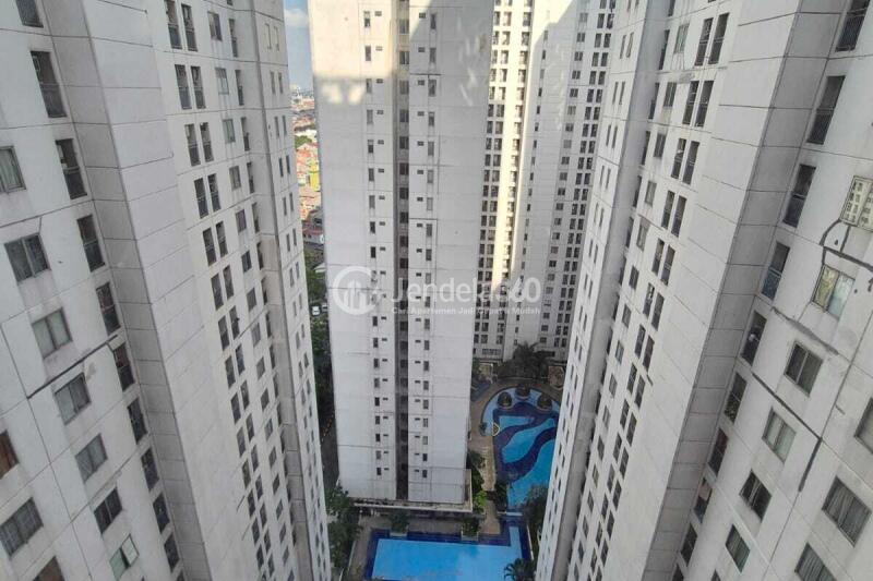 Balcony Bassura City Apartment 1BR Fully Furnished