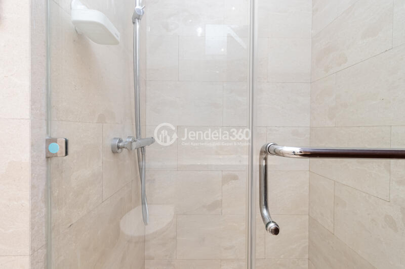 Bathroom Menteng Park Studio View Selatan