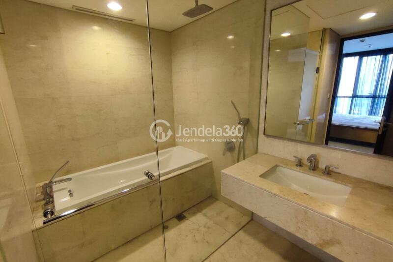 Bathroom 2BR Apartment with City View at Ciputra World 2 Apartment