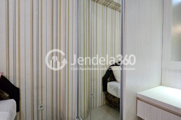Bedroom Tidy Studio Apartment at Bassura City Apartment Low Floor