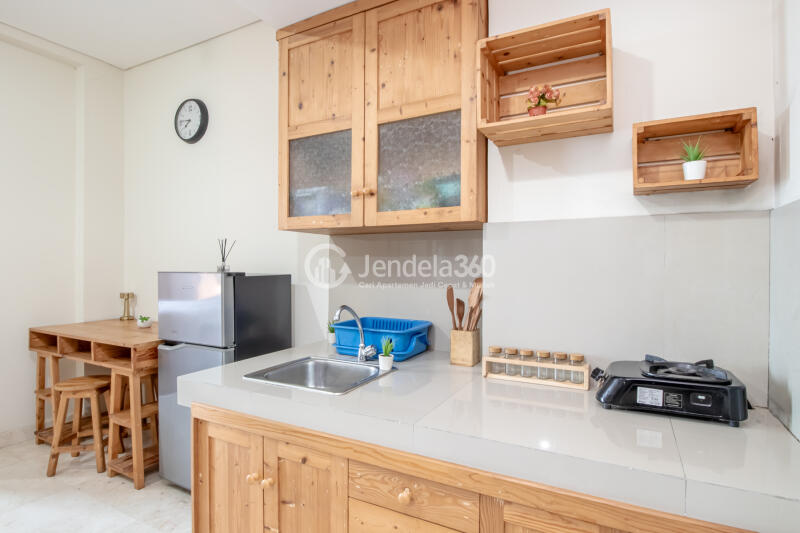 Kitchen Well Located Neat 1BR Apartment Near Orang Tua Group Office at Puri Orchard Apartment