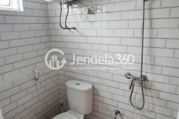 Bathroom Bintaro Park View 2BR View city