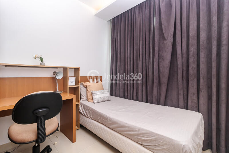 Bedroom 2 3BR Apartment with Golf Area View at Hamptons Park Apartment