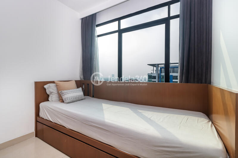 Bedroom 3 3BR Apartment with Golf Area View at Hamptons Park Apartment