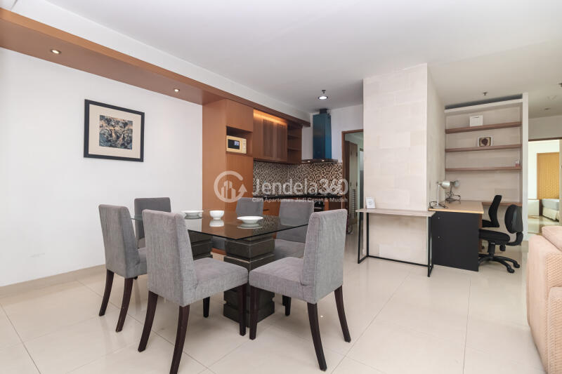 Dining Room 3BR Apartment with Golf Area View at Hamptons Park Apartment