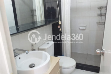 Bathroom 1BR Apartment with City View at Mediterania Garden Residence 2