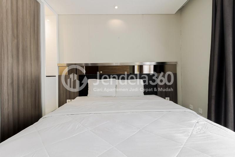 Bedroom Comfy 1BR Apartment at Royale SpringHill Residence with Swimming Pool View