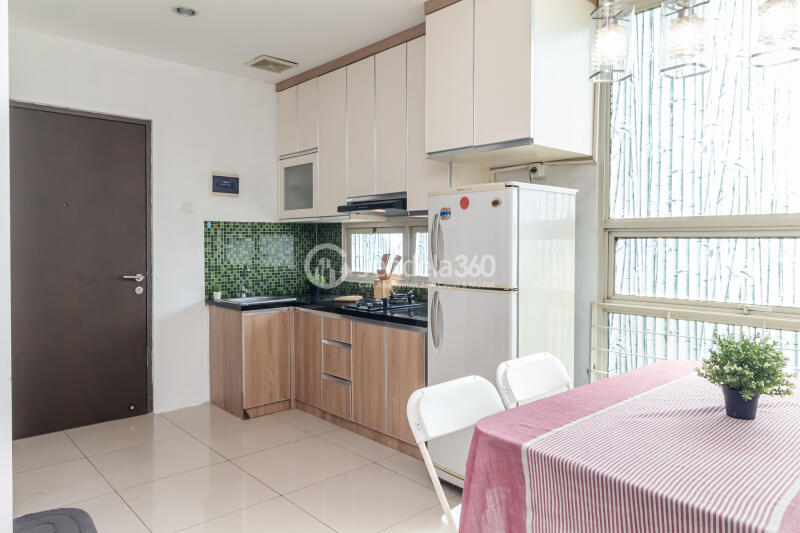 Kitchen Modern 2BR Apartment High Floor with City View at Pasar Baru Mansion Apartment