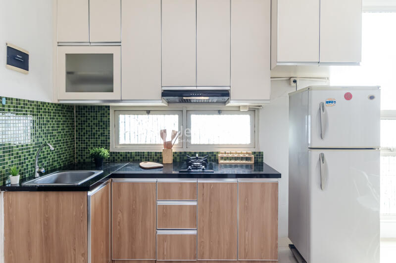 Kitchen Modern 2BR Apartment High Floor with City View at Pasar Baru Mansion Apartment