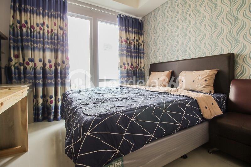 Bedroom A Riverside Studio Apartment with City View at Puri Mansion
