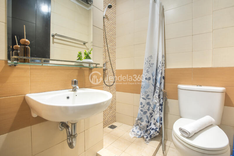 Bathroom Gardenia Boulevard Apartment 2BR Fully Furnished