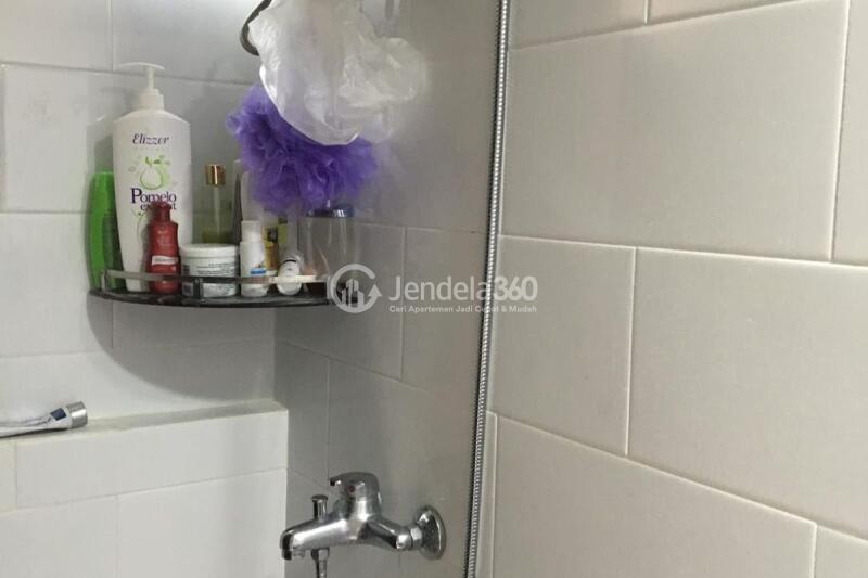 Bathroom Kebagusan City Apartment 2BR View Pool (Utara)