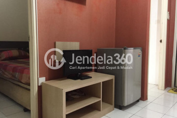 Living Room Middle Floor 2BR Apartment with Cirt View at Kalibata City Apartment