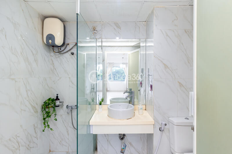 Bathroom The 18Th Residence Taman Rasuna 2BR Semi Furnished