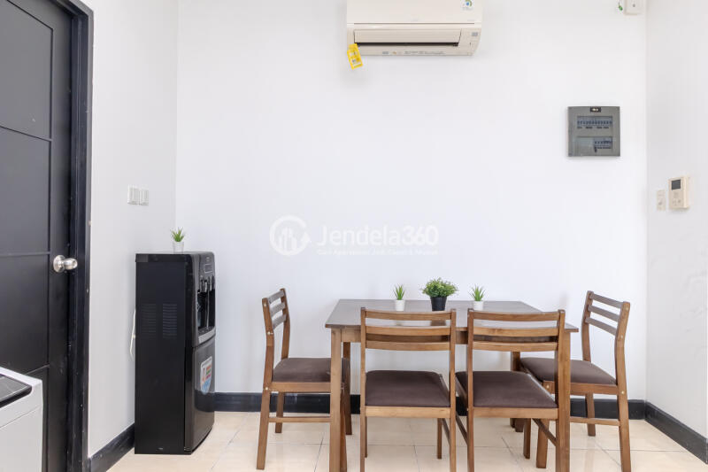 Dining Room Essence Darmawangsa Apartment 2BR View City