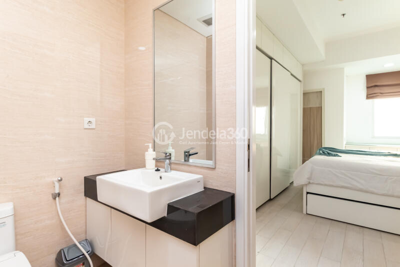 Bathroom AKR Gallery West Residence 2BR Fully Furnished