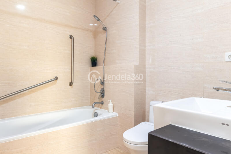 Bathroom AKR Gallery West Residence 2BR Fully Furnished