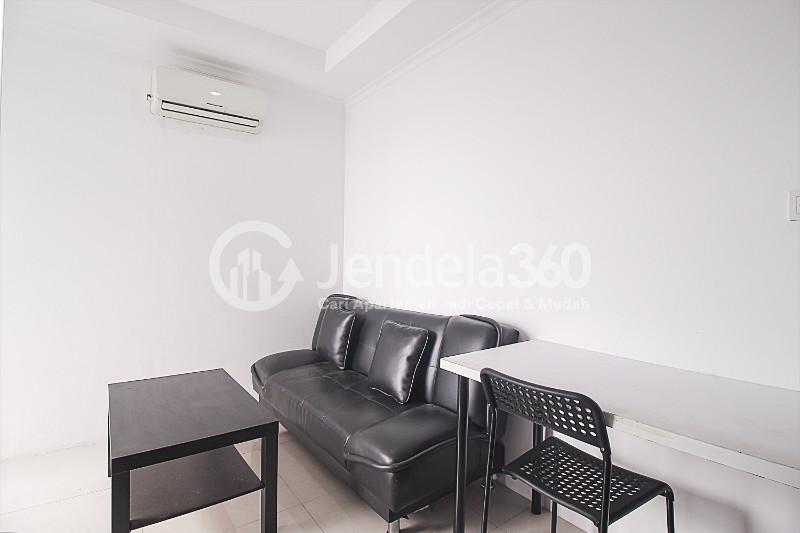 Living Room Green Central City Apartment 1BR View City