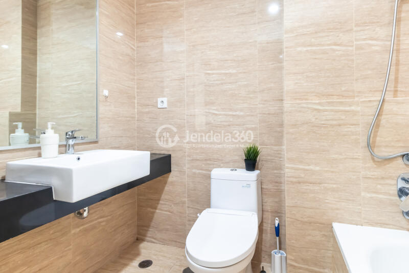 Bathroom AKR Gallery West Residence 2BR Fully Furnished