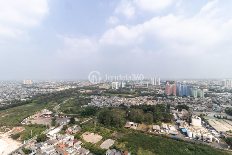 Balcony Studio The Crest West Vista Puri Apartment at High Floor