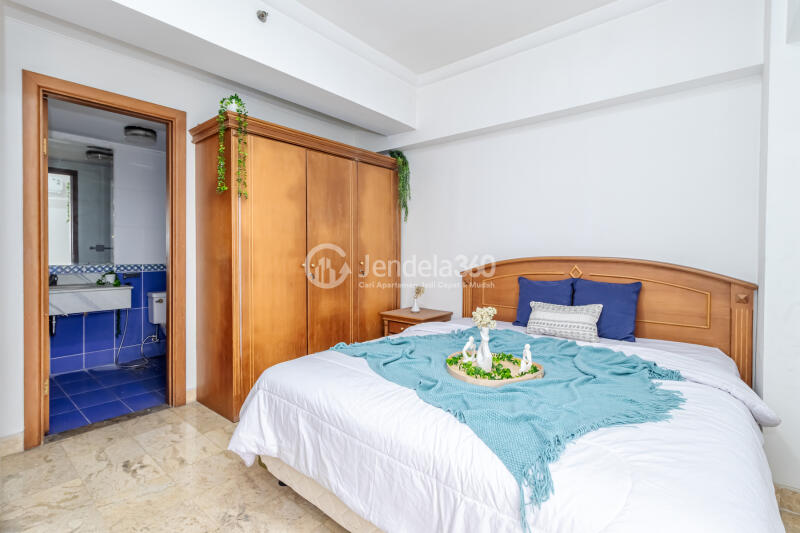 Bedroom 1 Modern 3BR Apartment Middle Floor with City View at BonaVista Apartment