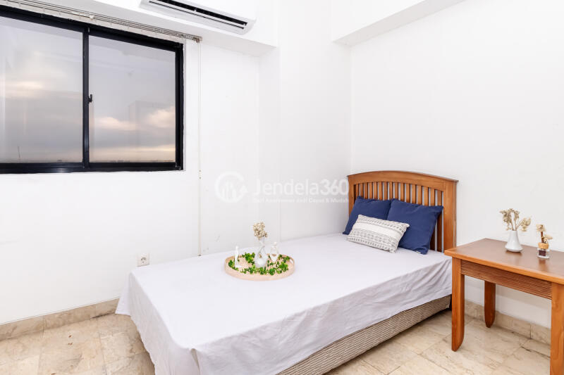 Bedroom 3 Modern 3BR Apartment Middle Floor with City View at BonaVista Apartment