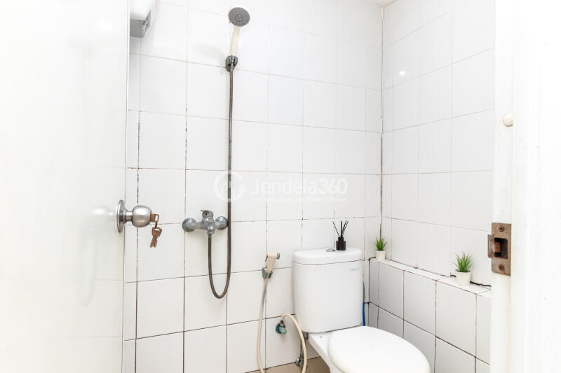 Bathroom Bassura City Apartment Studio View City