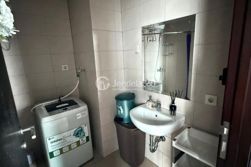 Bedroom Homey 1BR Apartment High Floor with City View at Central Park Apartment