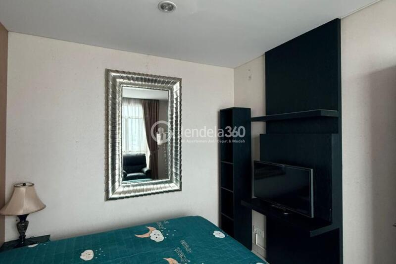 Bedroom Homey 1BR Apartment High Floor with City View at Central Park Apartment